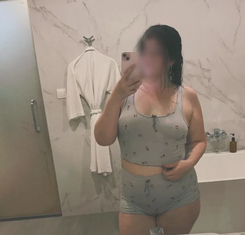 Anna, 27