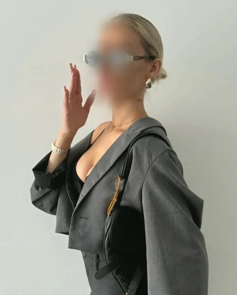 Kira, 20